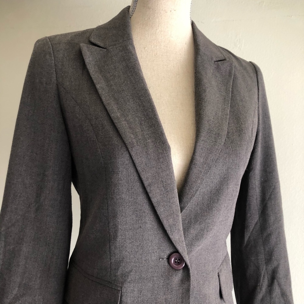 🟡3/$25 Countess Gray blazer